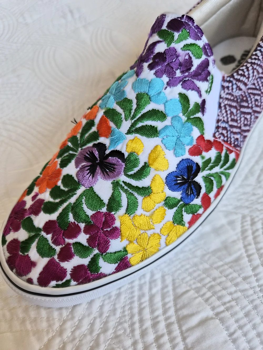 LIKE NEW Ndavaa Embroidered Floral Slip-On Sneakers - Multicolor Mens 8